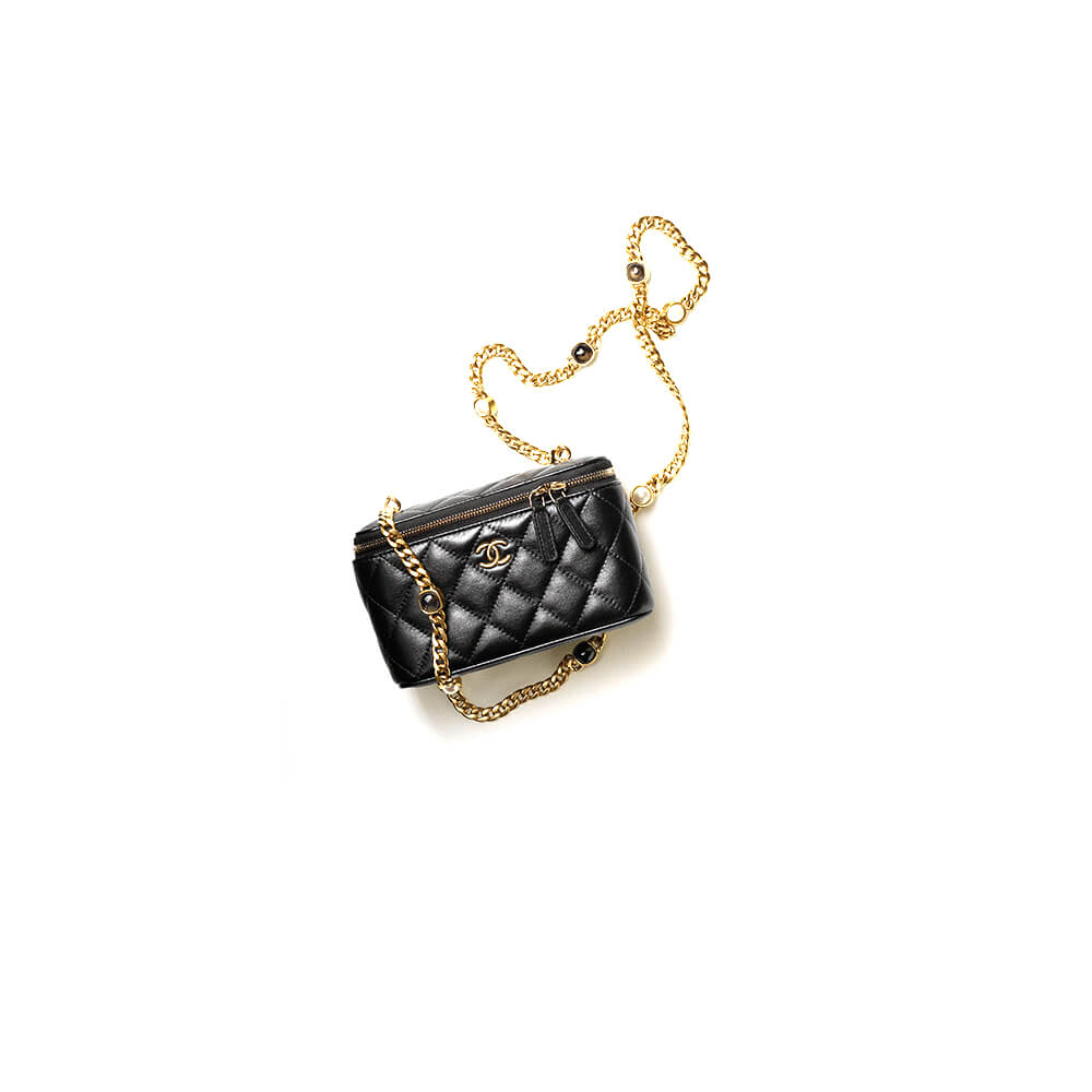Ch*el vanity with chain