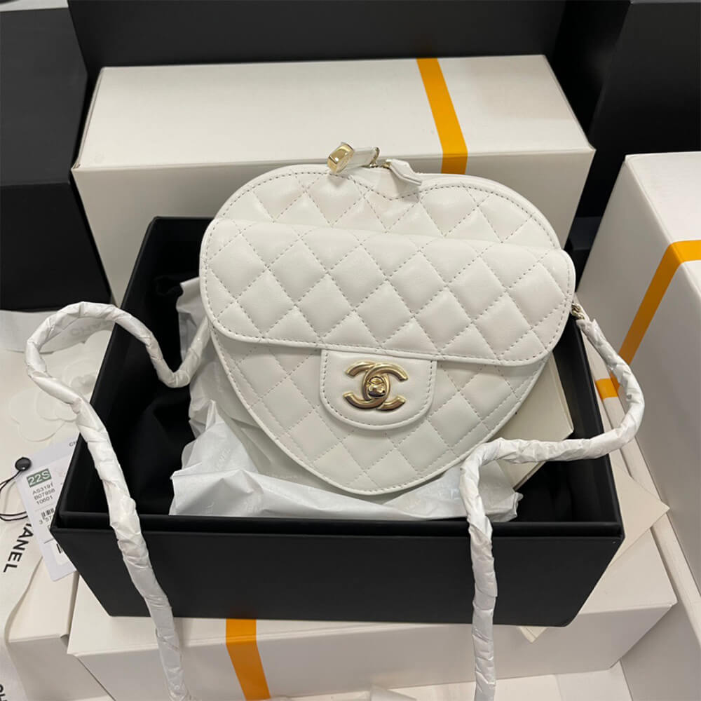 Ch*el 22s heart bag