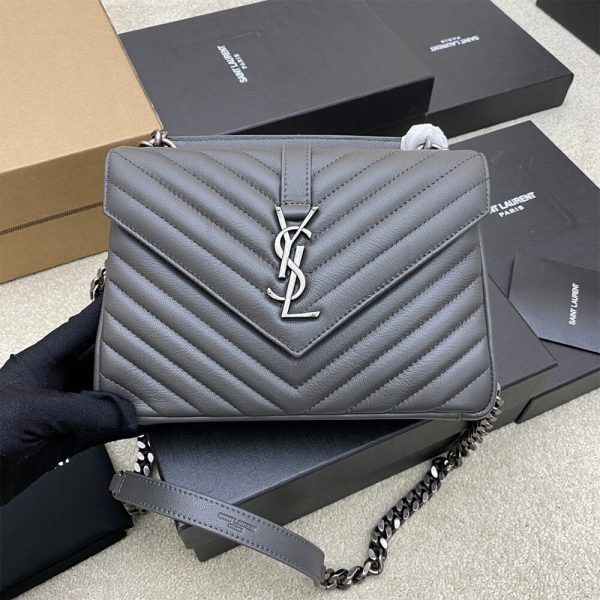 COLLEGE MEDIUM CHAIN BAG IN QUILTED LEATHER