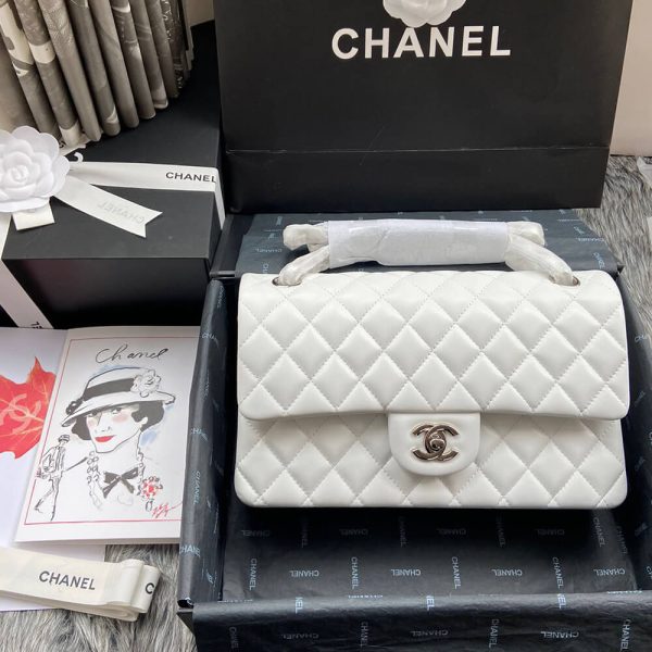 Ch*el classic flap medium