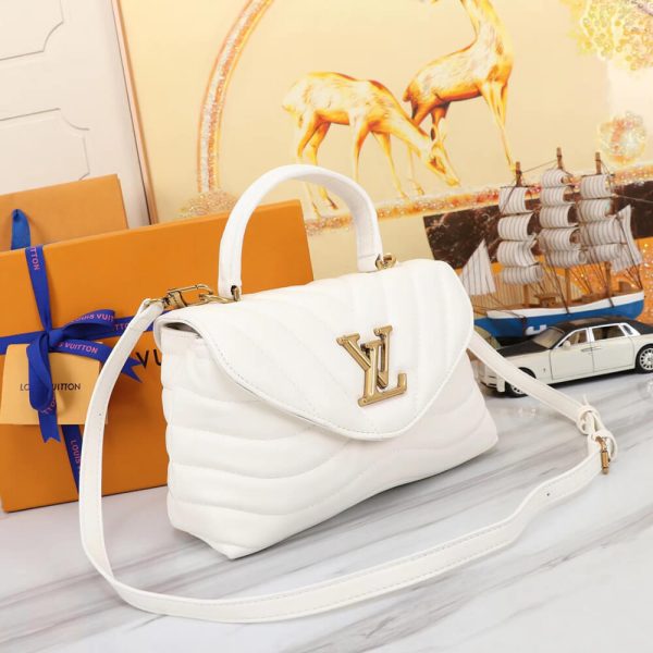 LV Hold Me