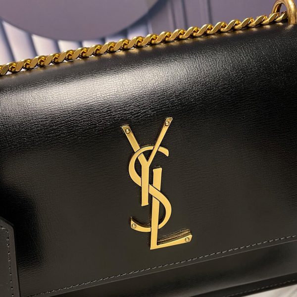 SUNSET MEDIUM CHAIN BAG IN SMOOTH LEATHER