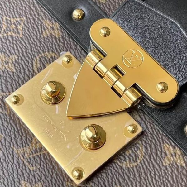 LV PETITE MALLE EAST WEST