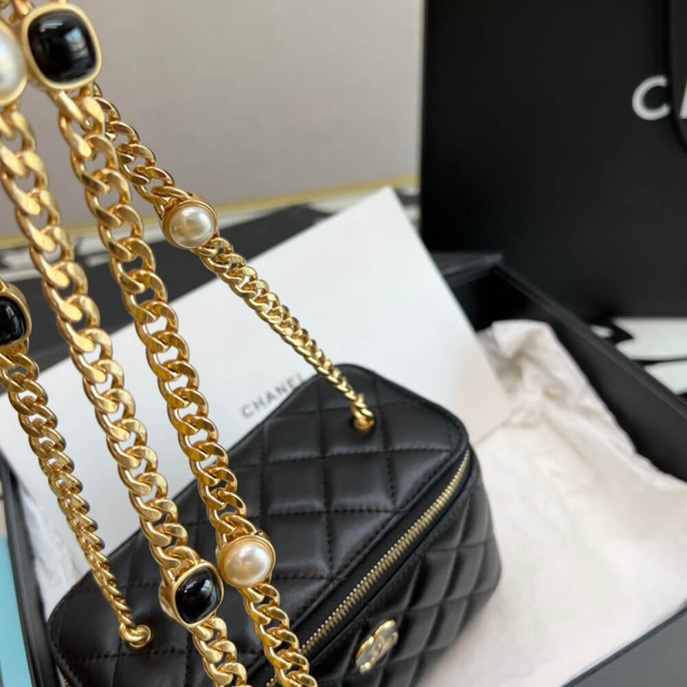 Ch*el vanity with chain