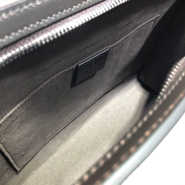 gg S*p*e web pouch