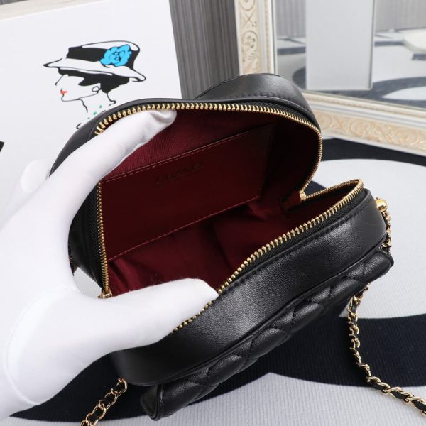 Ch*el 22s heart bag