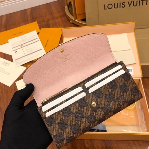 l**is V*t*n emilie wallet