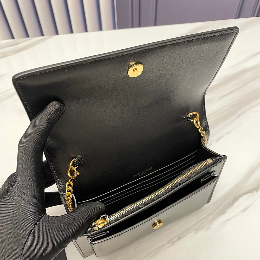 SUNSET CHAIN WALLET IN SMOOTH LEATHER